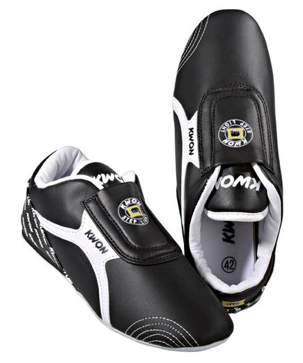 KWON Treenitossu Step Light musta, k-nahkaa, kantap&auml;&auml;vahvike. Koot: 36 - 46